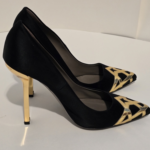 Versace Black Gold Pumps Heels Shoea Designer 38.5 Siz 8 Hollywood Glam - Picture 15 of 16